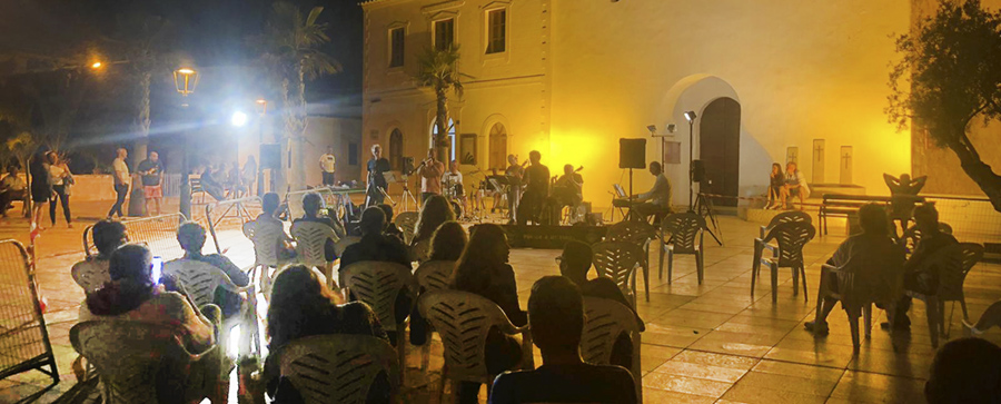 Formentera anima el verano al son de su Música en las Plazas